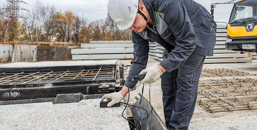 измерение прочности бетона ультразвуком на стройплощадке